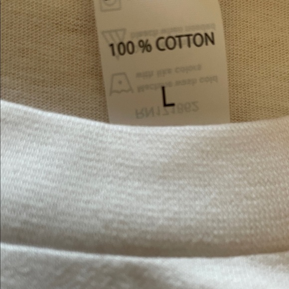 🌟 **Rare Frida Kahlo Print T-Shirt by Zero the Painter** 🌟 - Picture 3 of 8